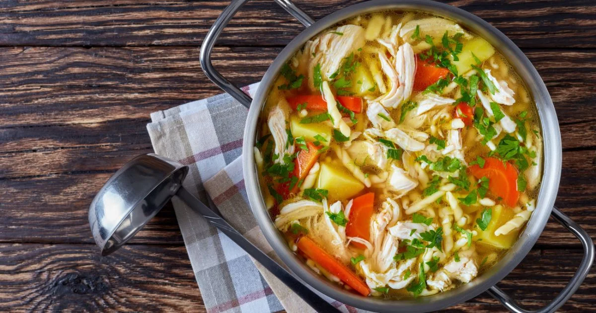 Nessa receita você vai aprender a fazer uma sopa muito nutritiva e saudável, ideal para...