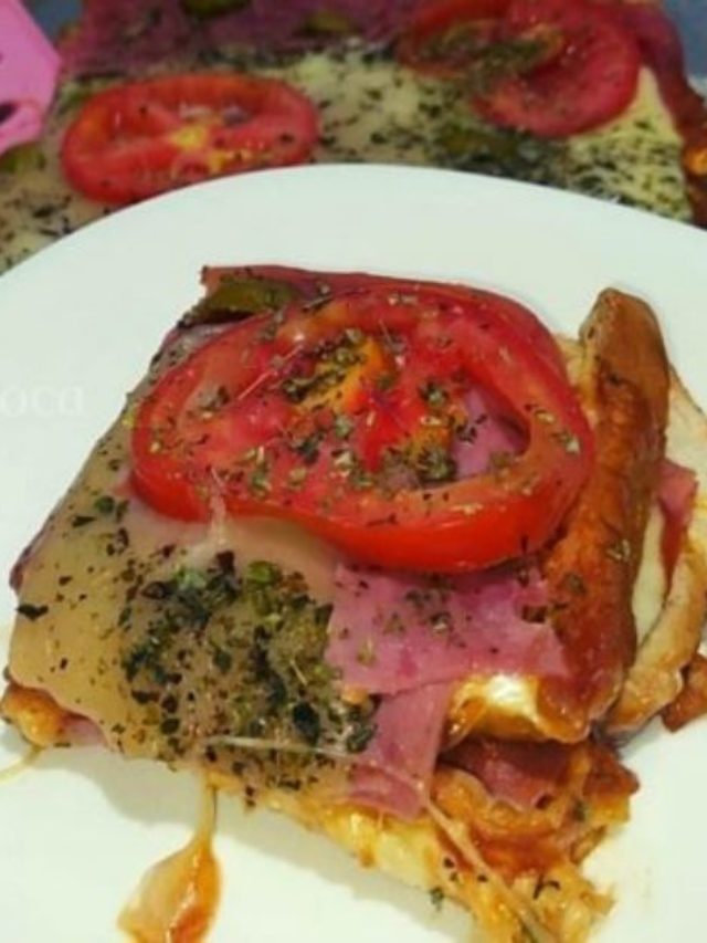 A receita de torta de pão de forma simples é um lanche super prático e...