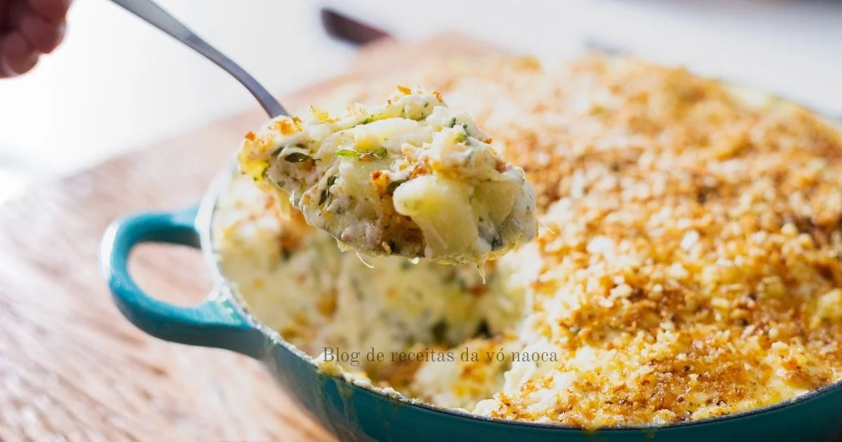 O blog trouxe essa receita maravilhosa de bacalhau com natas, feita assada de forno. Uma...