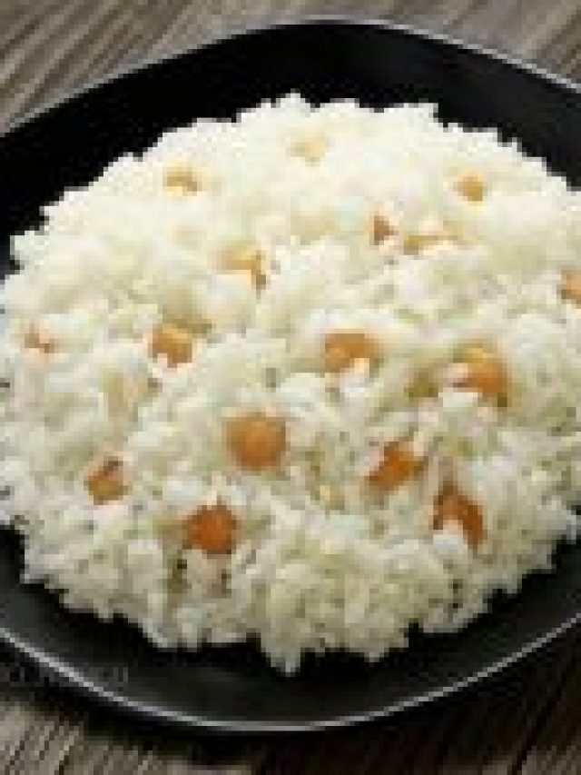 O blog trouxe uma receita de arroz com lentilhas  de réveillon. Um arroz soltinho...