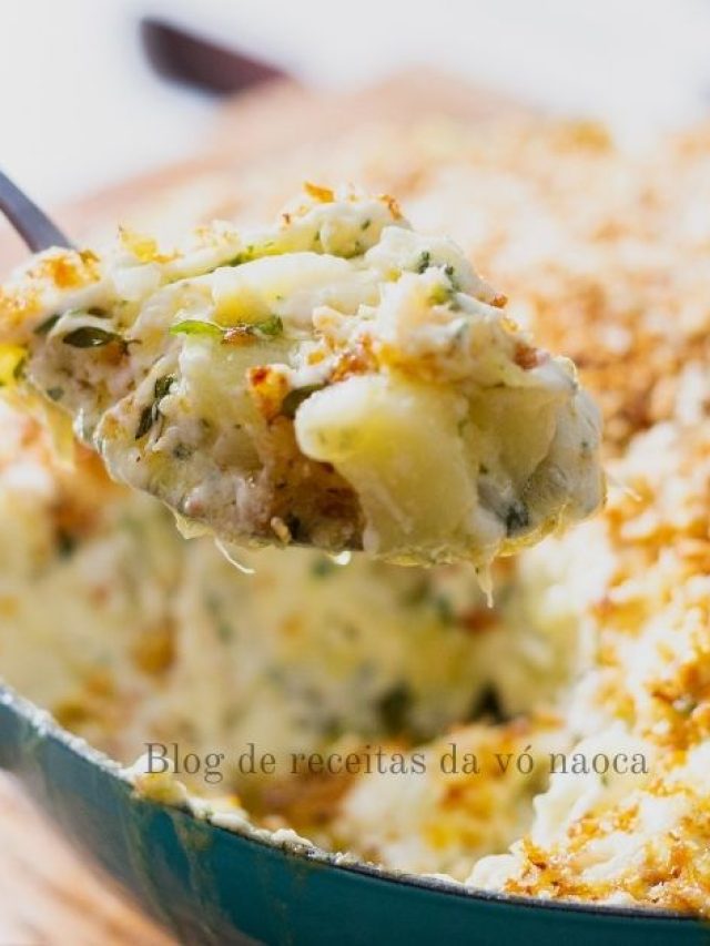 O blog trouxe essa receita maravilhosa de bacalhau com natas para o reveillon de 2022,...