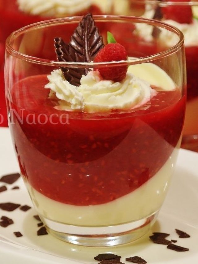 A vó Naoca trouxe o melhor mousse de ninho com calda de morango para você...
