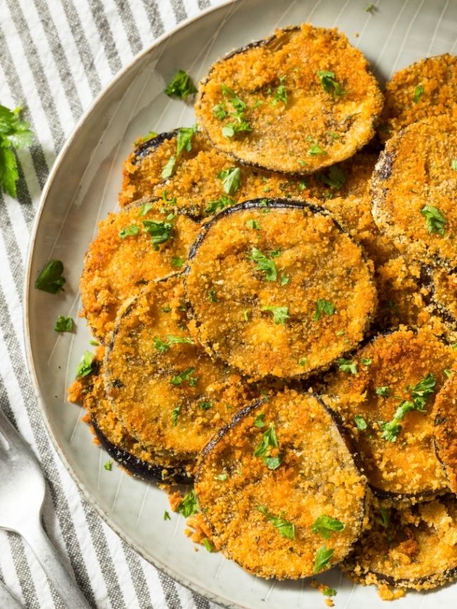 Berinjela empanada fit é uma receita gostosa e saudável. É a queridinha do mundo fit....