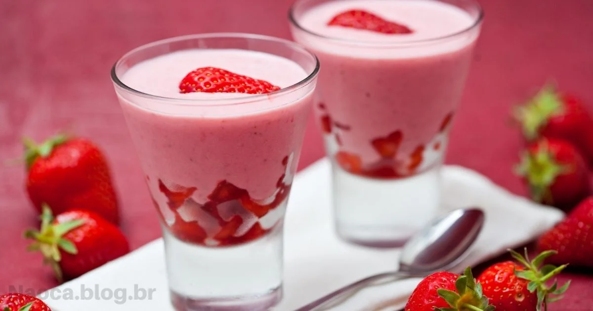 Sobremesas: Mousse de Morango
