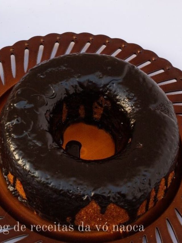 A vovó naoca trouxe uma receita de Bolo de Cenoura com Nutella daqueles que derrete...