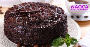 como fazer bolo nega maluca (bolo de chocolate com cobertura de chocolate)