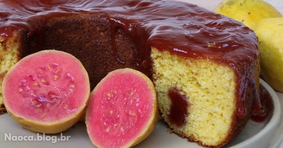 Bolos: Suculento Bolo de Fubá com Goiabada