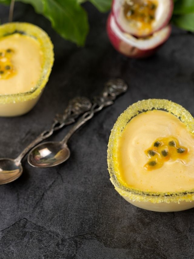 Vó Naoca trouxe uma sobremesa de Mousse de Maracujá cremosíssimo de dar água na boca...