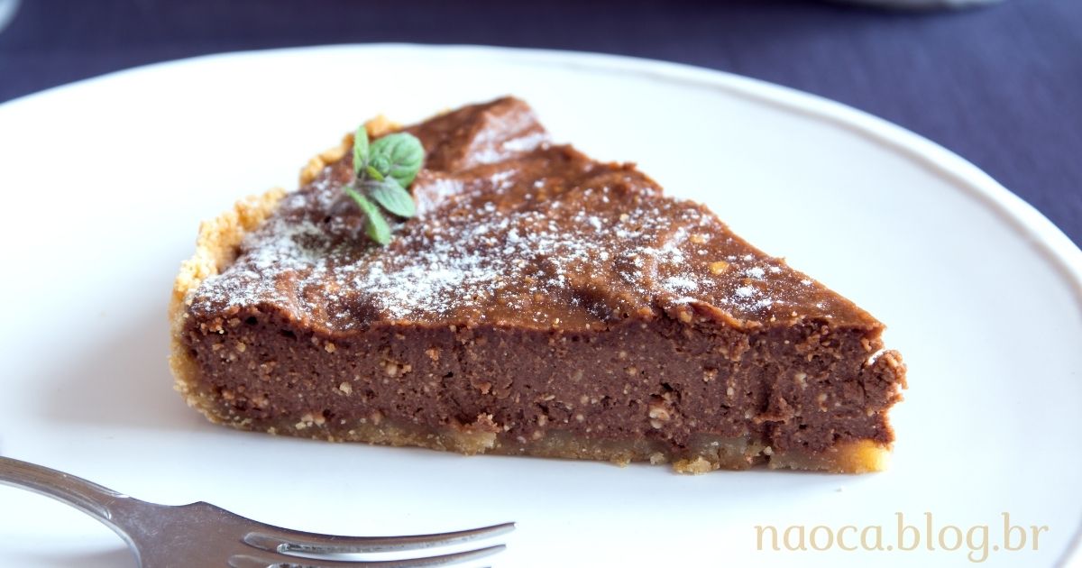 Para os amantes de Nutella aqui temos a melhor sobremesa de Torta de Chocolate com...