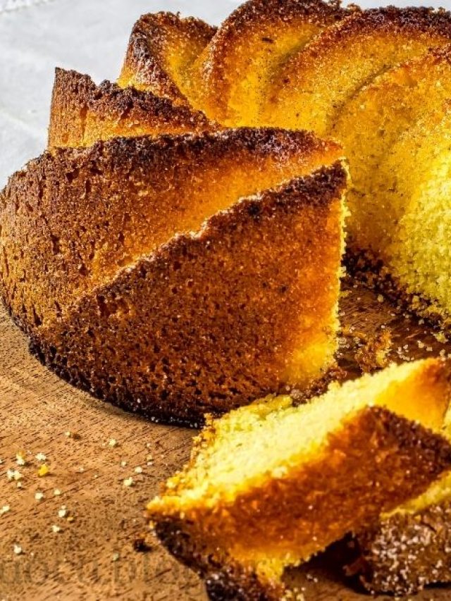 Fazer Bolo de Fubá Simples de Liquidificador é muito fácil, além de gostoso é uma...