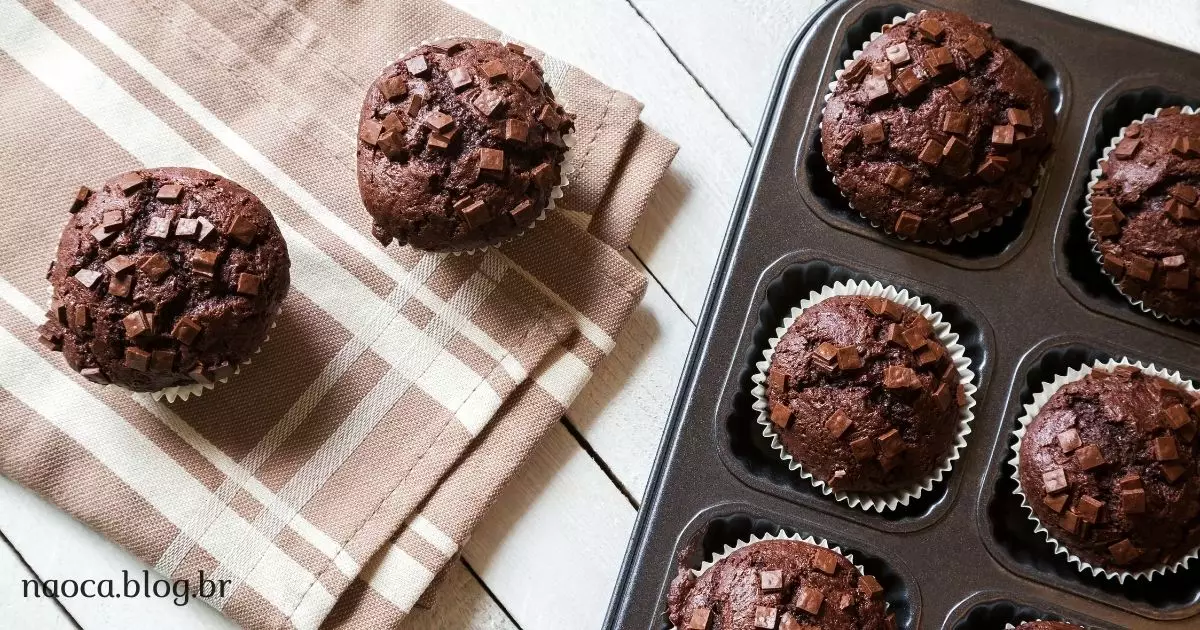 Naoca irá ensinar você a fazer um delicioso muffin de chocolate. Uma receita muito gostosa...