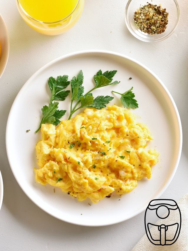 O blog trouxe uma receita de ovos mexidos na airfryer, uma boa receita para quem...