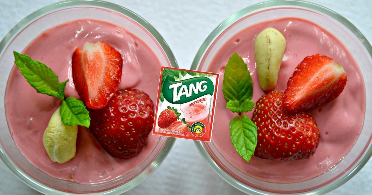 Naoca trouxe um delicioso mousse de morango com tang e iogurte natural, leva poucos ingredientes...