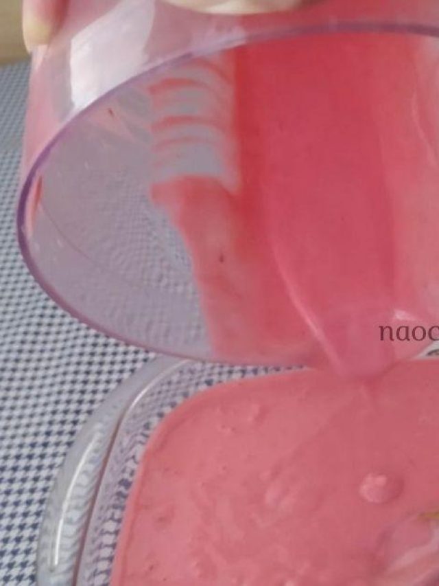 Veja como fazer essa sobremesa de Mousse de Morango com Gelatina, fica tão divino que...