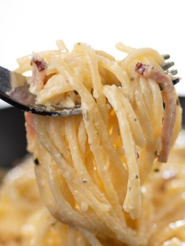 Quer um almoço prático e rápido? Então faça Macarrão Carbonara para o Almoço...