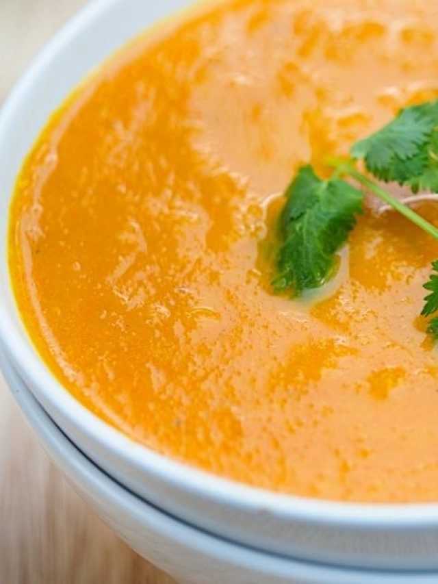 Fazer uma sopa de cenoura cremosa é uma ideia maravilhosa para quem deseja saborear uma...