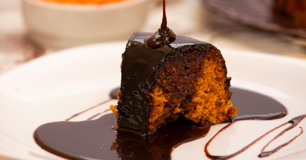 Bolos: Calda de Chocolate para Bolo de Cenoura