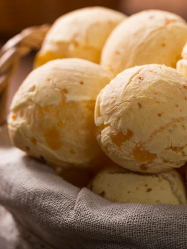 Veja como fazer o famoso pão de queijo da novela pantanal que tá sendo sucesso...