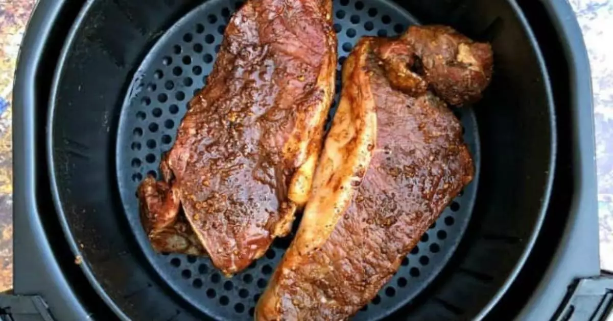 Veja como é fácil assar picanha na airfryer. De forma simples você faz um churrasco...