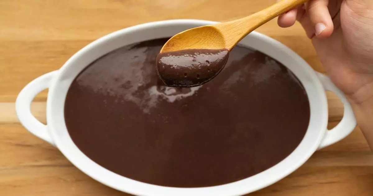 Esse brigadeiro é um brigadeiro de colher zero lactose e zero açúcar feito com muito...