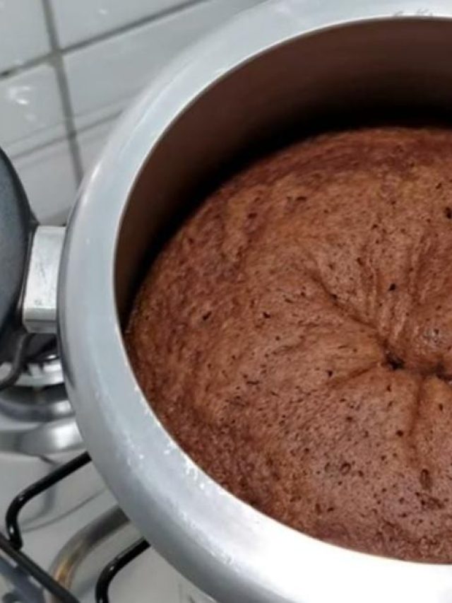 Bolo de Chocolate Feito na Panela de Pressão em 9 minutos. Vem fazer o seu....