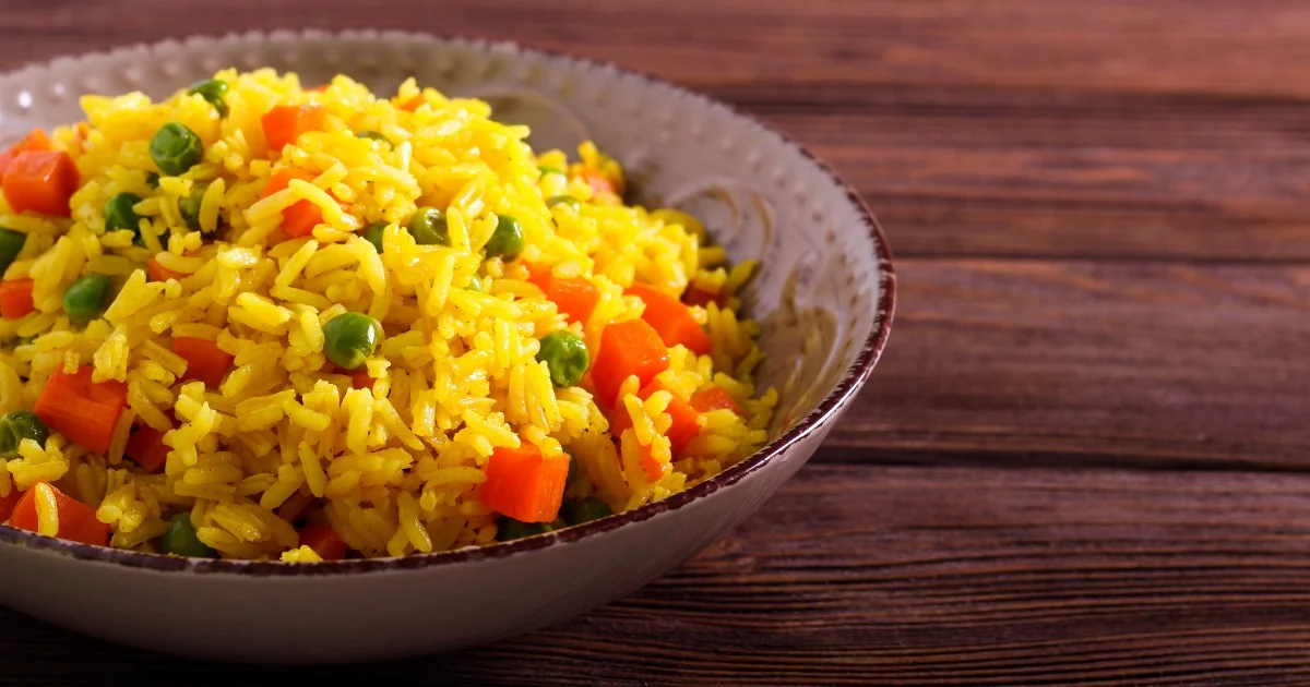 Veja o melhor arroz de natal simples e gostoso para você preparar na sua ceia...