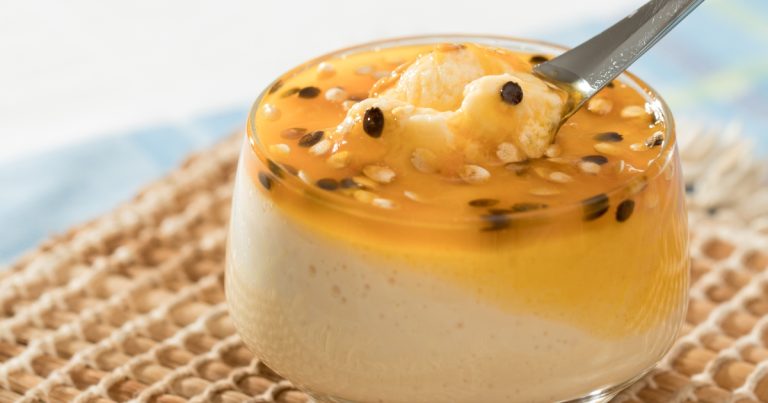 Mousse de Maracujá com Tang