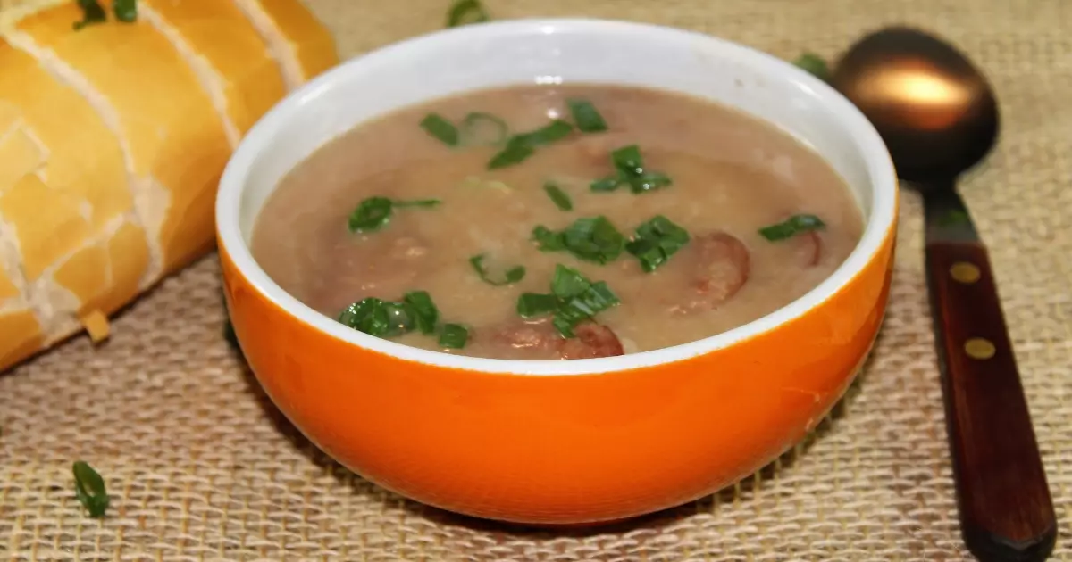 Este caldo de feijão é sucesso para quem deseja um jantar leve e nutritivo, principalmente...