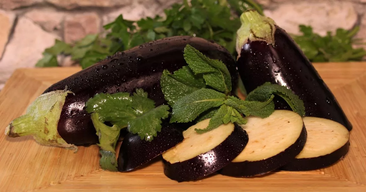 As receitas com berinjela são uma deliciosa forma de explorar os sabores e texturas desse...