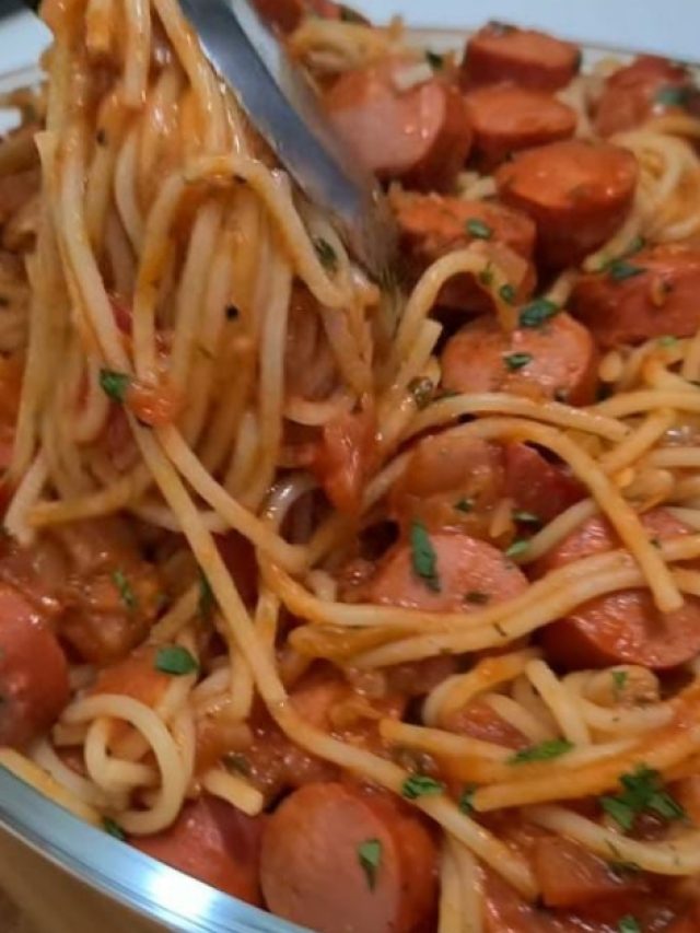 Não perca tempo e venha fazer um delicioso macarrão com salsicha de forma mais temperada...