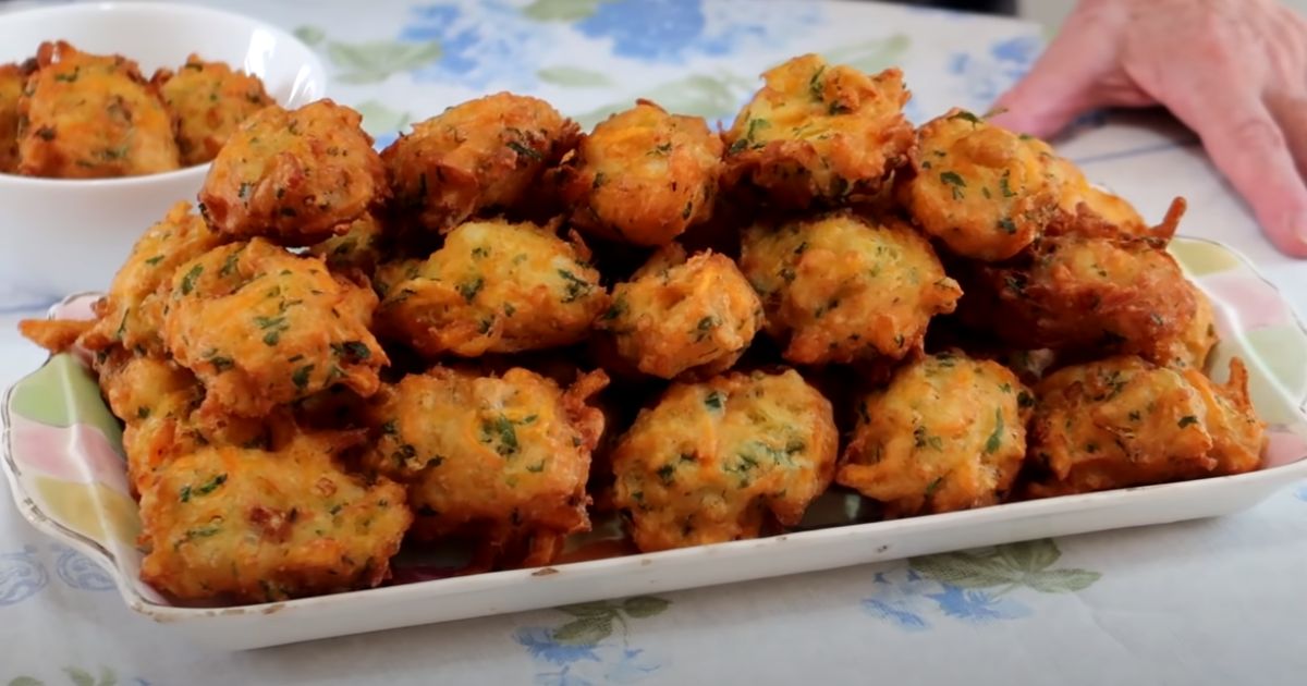 Lanche: Bolinho de Cenoura