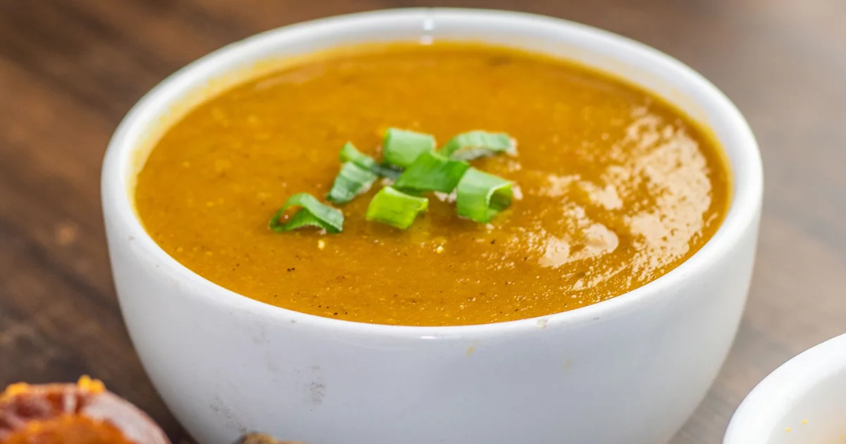 Como Fazer Caldo de Mandioca