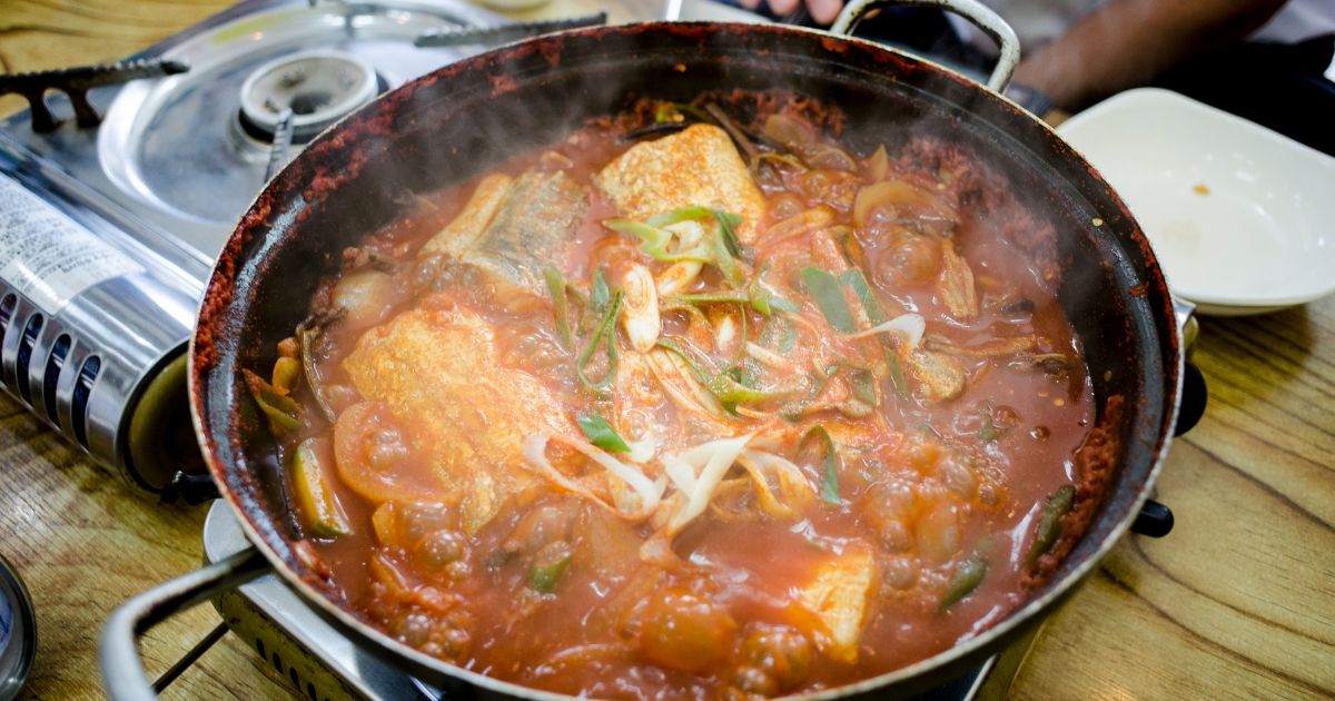 Venha descobrir o passo a passo para preparar um delicioso caldo de peixe, uma receita...