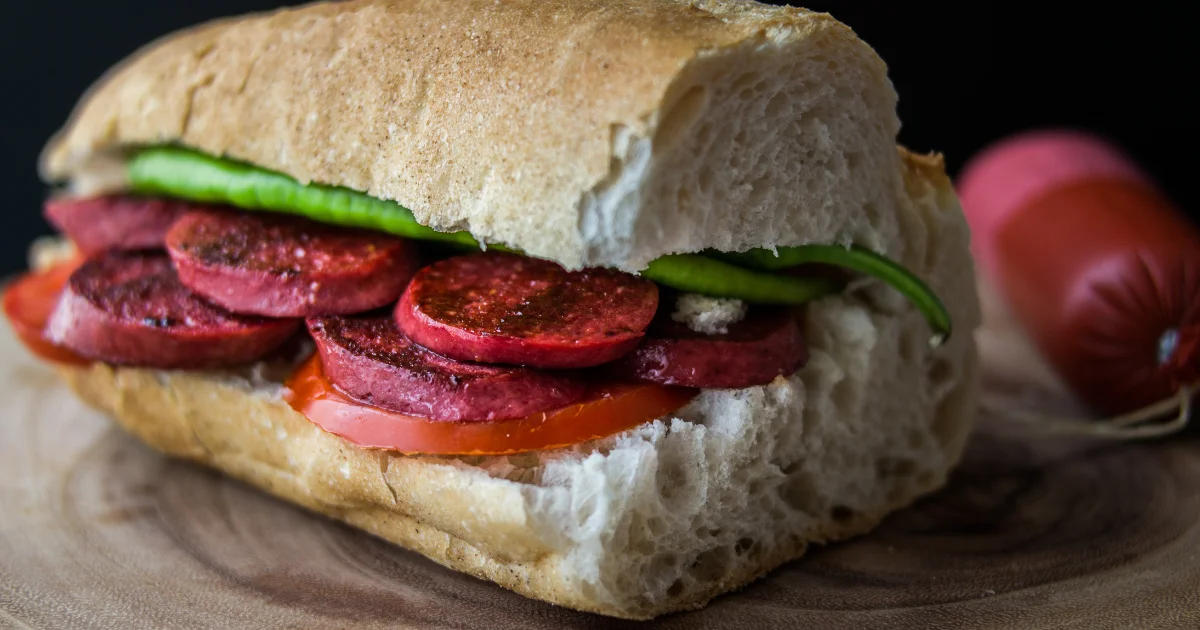Lanche: Pão Com Linguiça