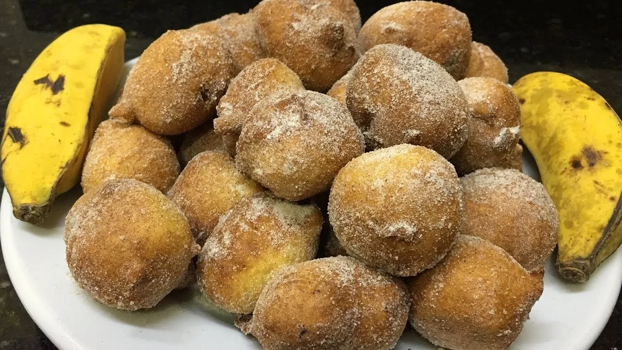 Lanche: Bolinho de Banana