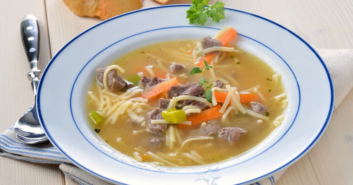 Sopa: Sopa de Macarrão Com Carne