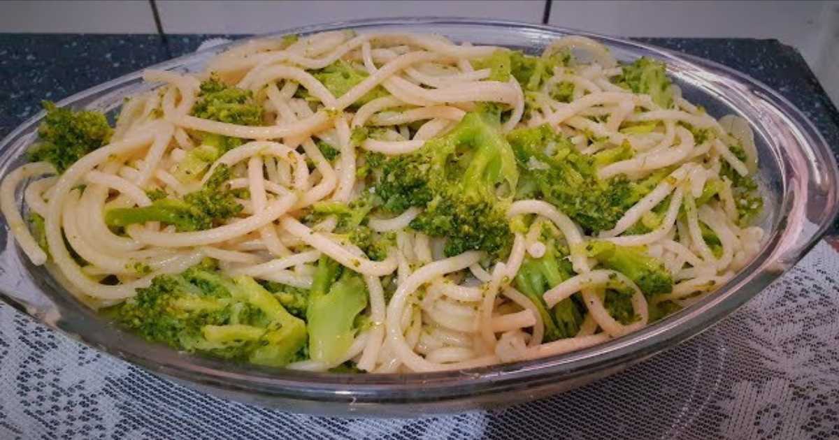 Venha saber como fazer um macarrão com brócolis de forma simples, usando poucos ingredientes e...