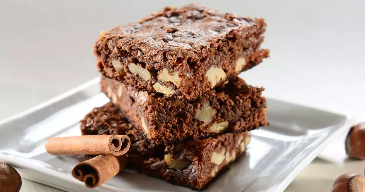 Venha saber como fazer brownie fit na airfryer com poucos ingredientes. O resultado vai te...