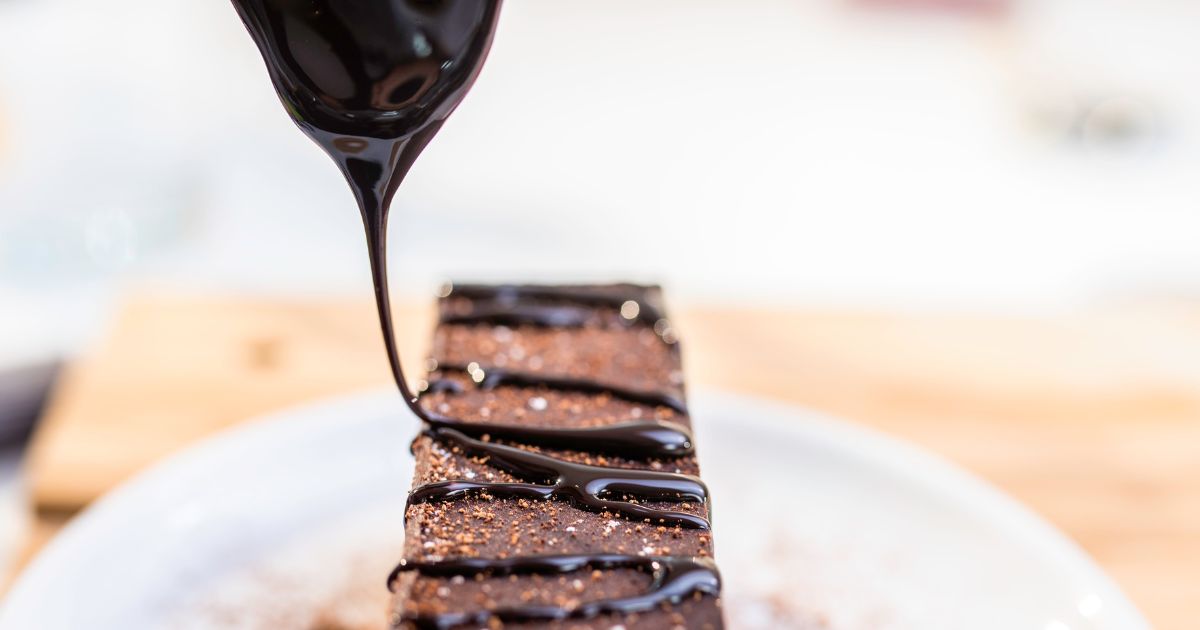 Procurando uma receita de calda de chocolate para bolo? Então venha saber os ingredientes que...