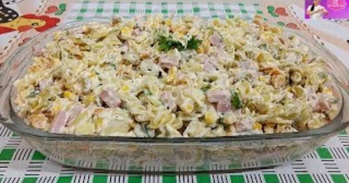 Macarronese é uma deliciosa receita de macarrão com maionese, legumes e atum. É fácil de...