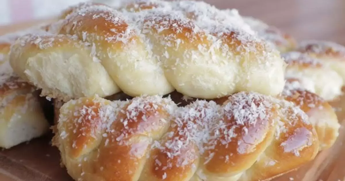 Rosca de leite condensado é uma delícia que você pode fazer em casa com poucos...