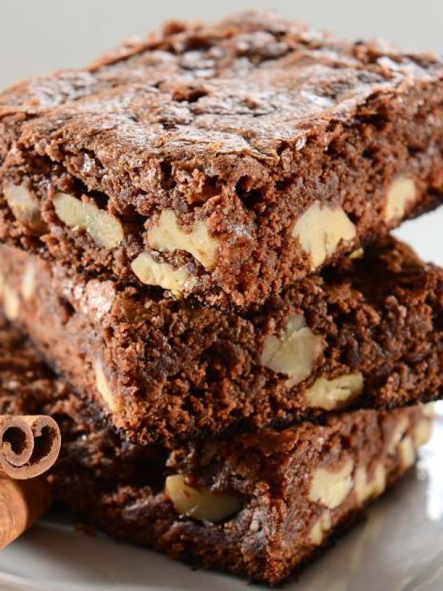 Venha saber como fazer brownie fit na airfryer com poucos ingredientes. O resultado vai te...