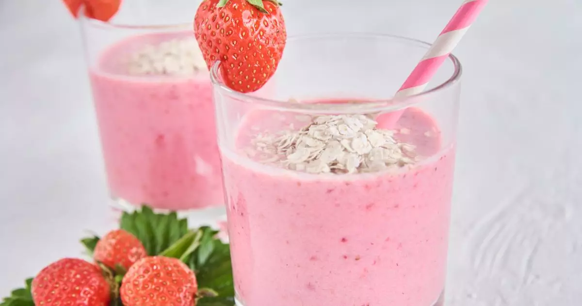 Neste artigo, você vai aprender como fazer shakes caseiros com ingredientes naturais e nutritivos, que...