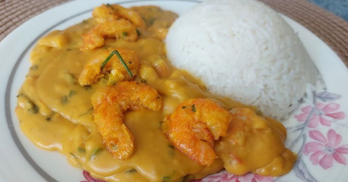 Vatapá Paraense é uma deliciosa receita típica da culinária do Pará, feita com pão, leite...