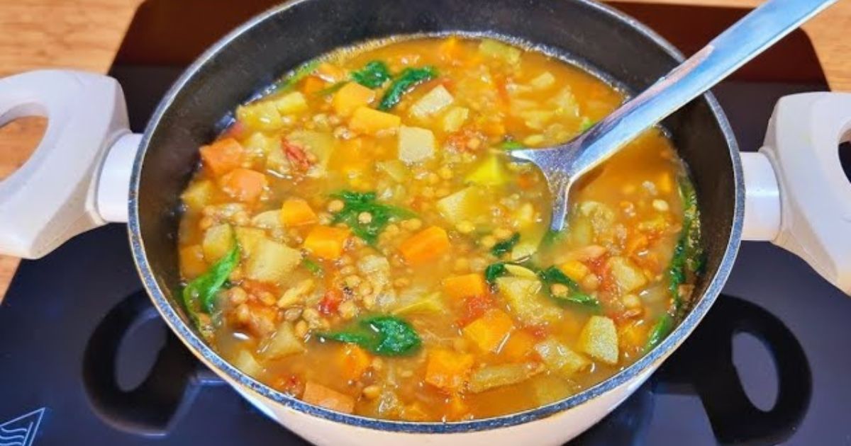 Esta receita apresenta uma sopa nutritiva e saudável, ideal para auxiliar no processo de emagrecimento....