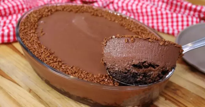 Sobremesas: Bolo Mousse de Chocolate na Travessa