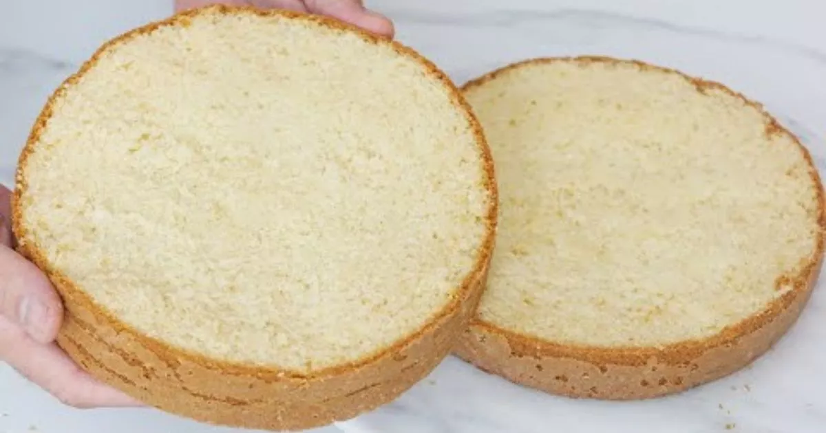 Esta é uma receita simples e deliciosa de massa de bolo de aniversário, perfeita para...