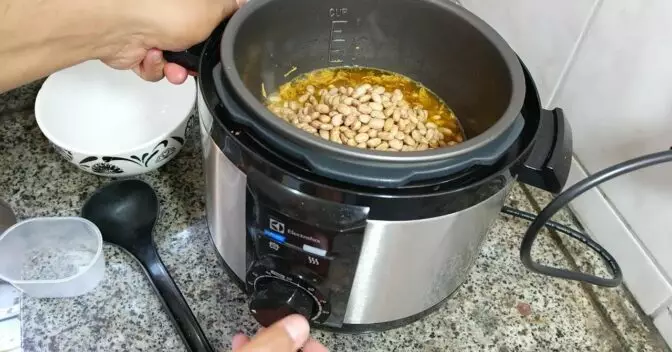 Especiais: Receita de Feijão na Panela de Pressão Elétrica