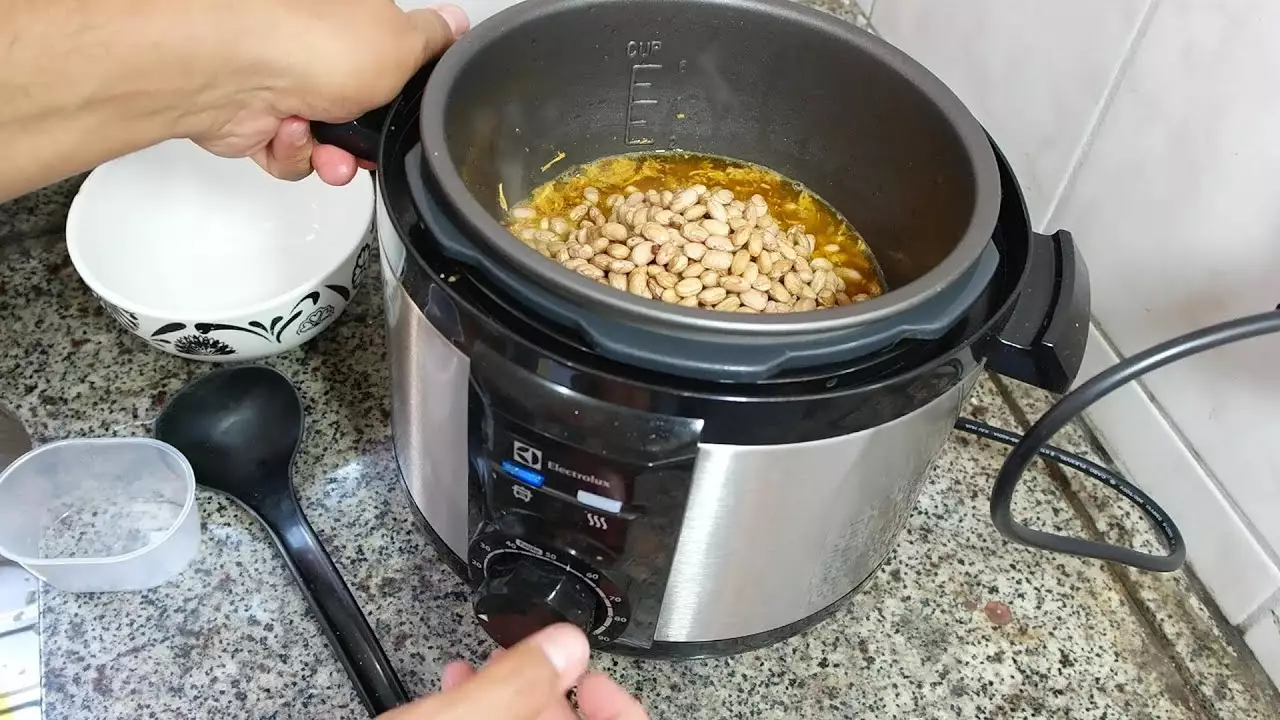 Receita de Feijão na Panela de Pressão Elétrica Se você está em busca de uma...