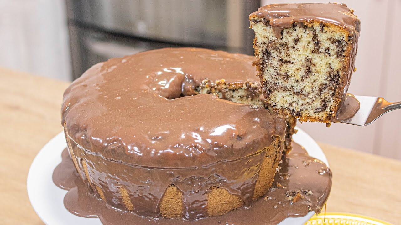 Bolo de Formigueiro com Calda de Chocolate Preparar um “Bolo Formigueiro com Calda de Chocolate”...